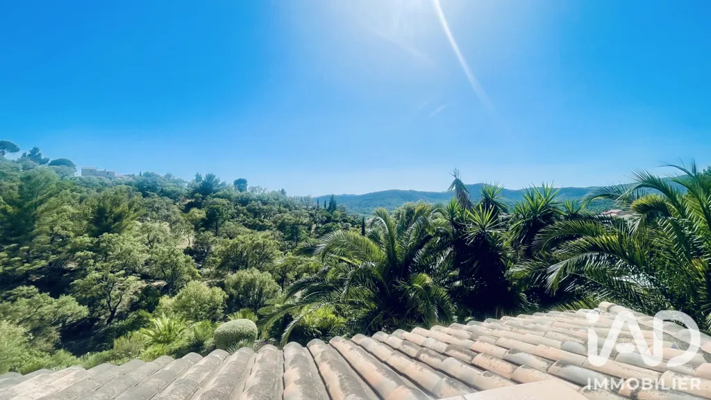Terrazza - House with Pool in Valcros, La Londe