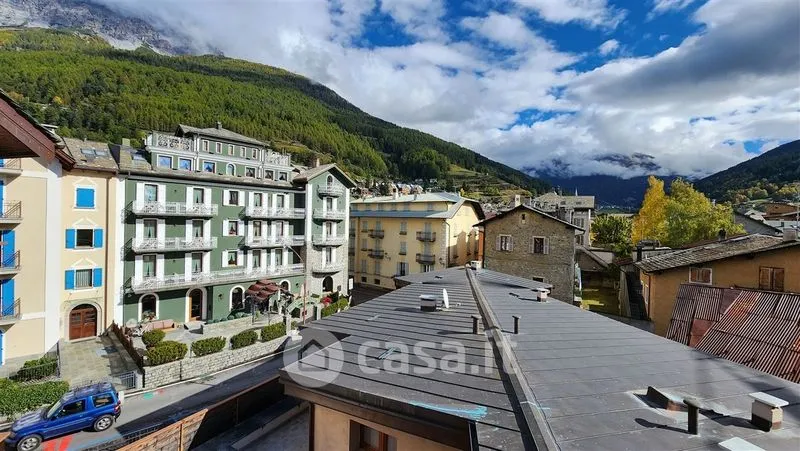 Rõdu - Central Bormio Apartment with Balcony
