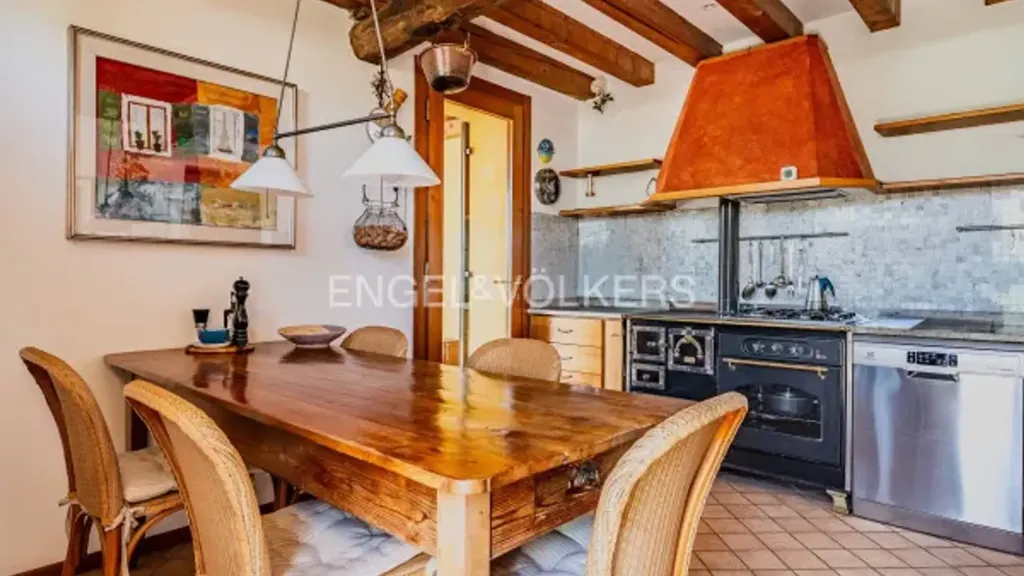 Cuisine - Rustic Villa with Vineyard View in Cison Di Valmarino