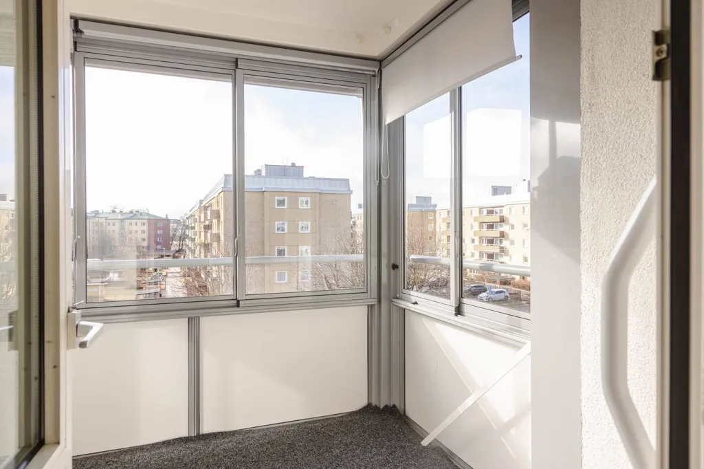 Modern Flat with South-Facing Balcony in Norr