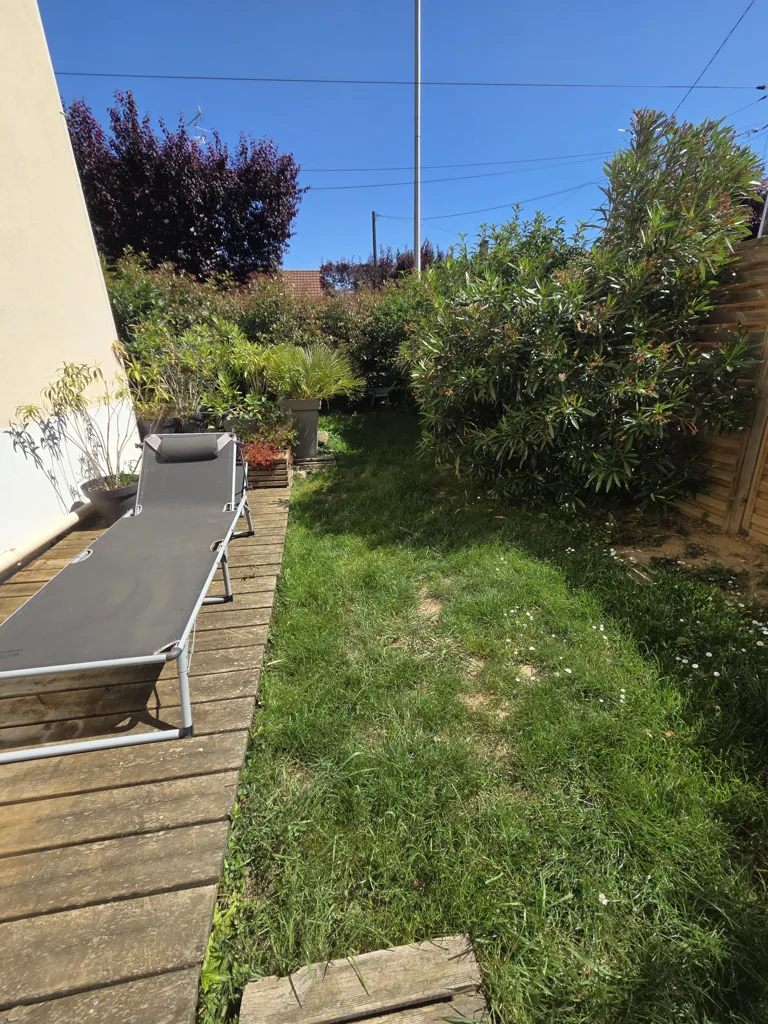 Jardin - Maison Individuelle avec Hauteurs de Plafond à Savigny-sur-Orge