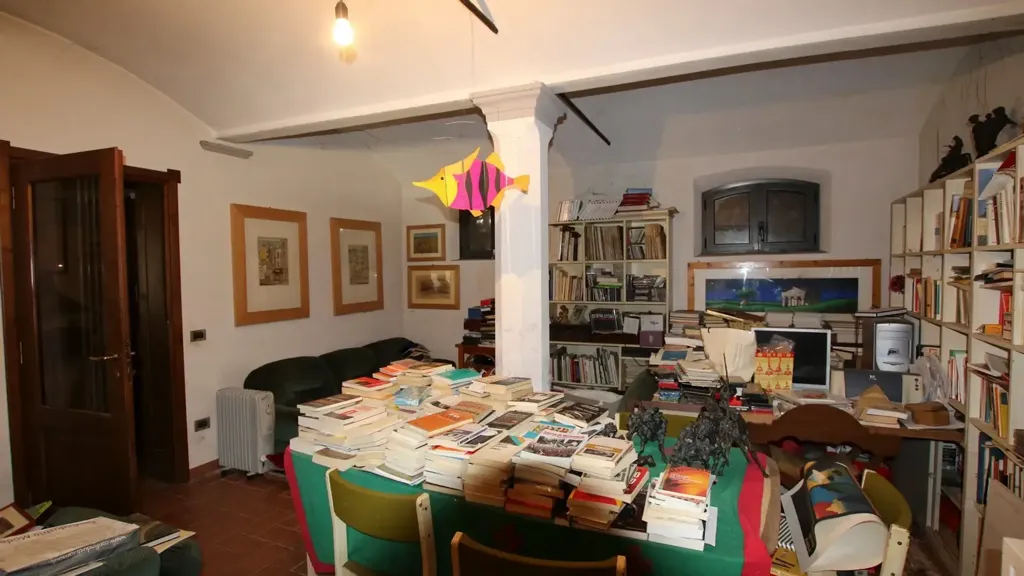 Bureau - Villa with Garden in Concordia Sulla Secchia