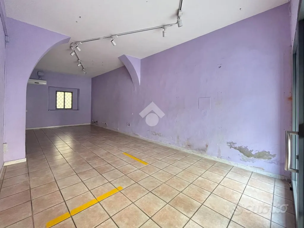 Garage - Commercial Shop in Central Rufina