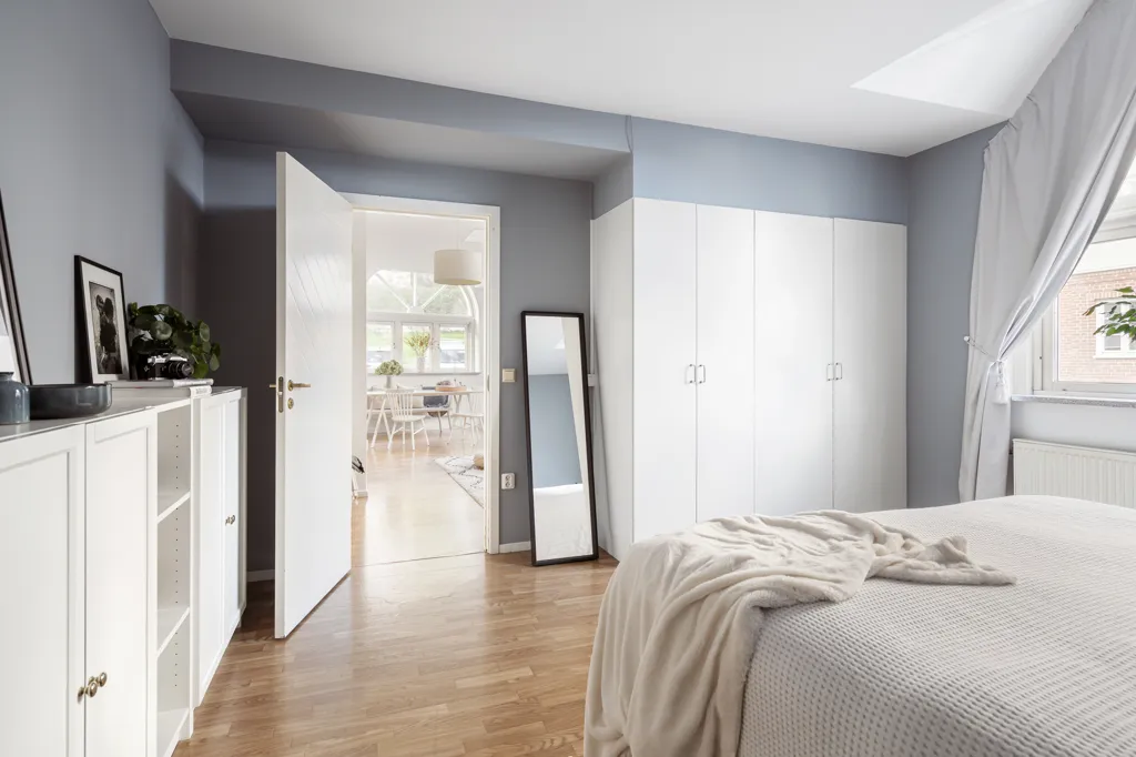 Magamistoad - Corner Flat with High Ceilings in Göteborg