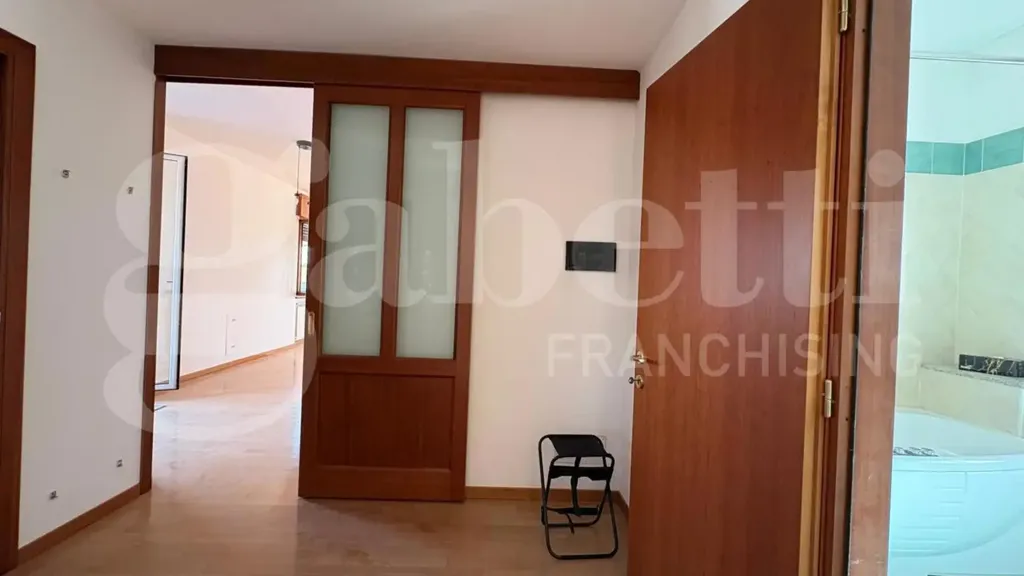 Esik - Apartment with City View in Cremona