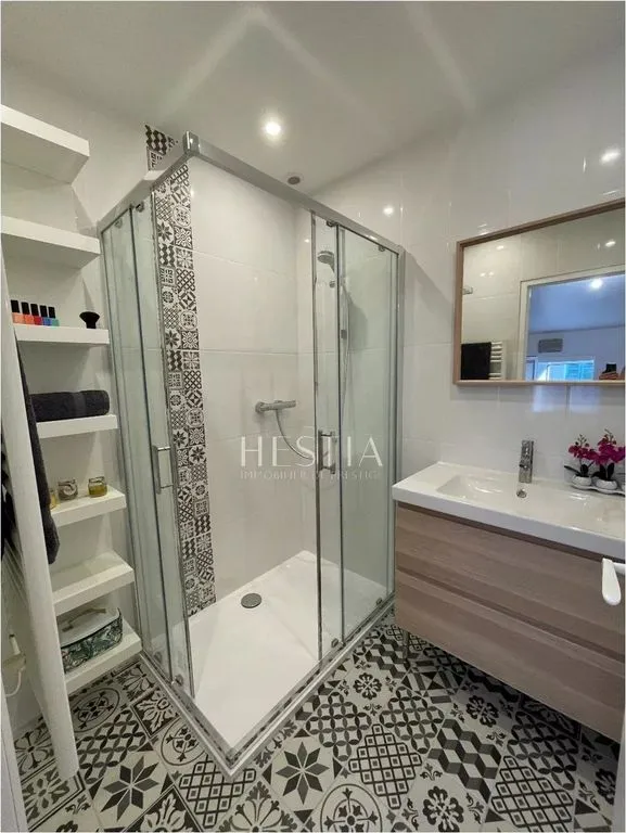 Salles de bain - Immeuble de Rapport à Anse, Auvergne-Rhône-Alpes