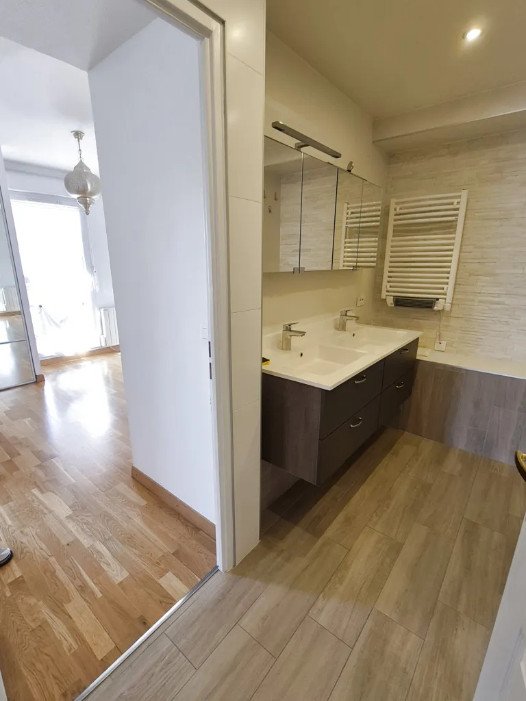 Vannitoad - 5-Piece Apartment with Balconies in Annemasse