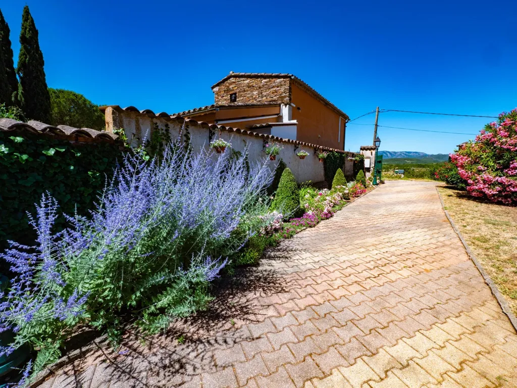 Extérieur - Maison avec Vue Montagnes et Piscine à Bédarieux