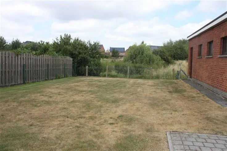 Villa avec Garage et Jardin à Kalfort