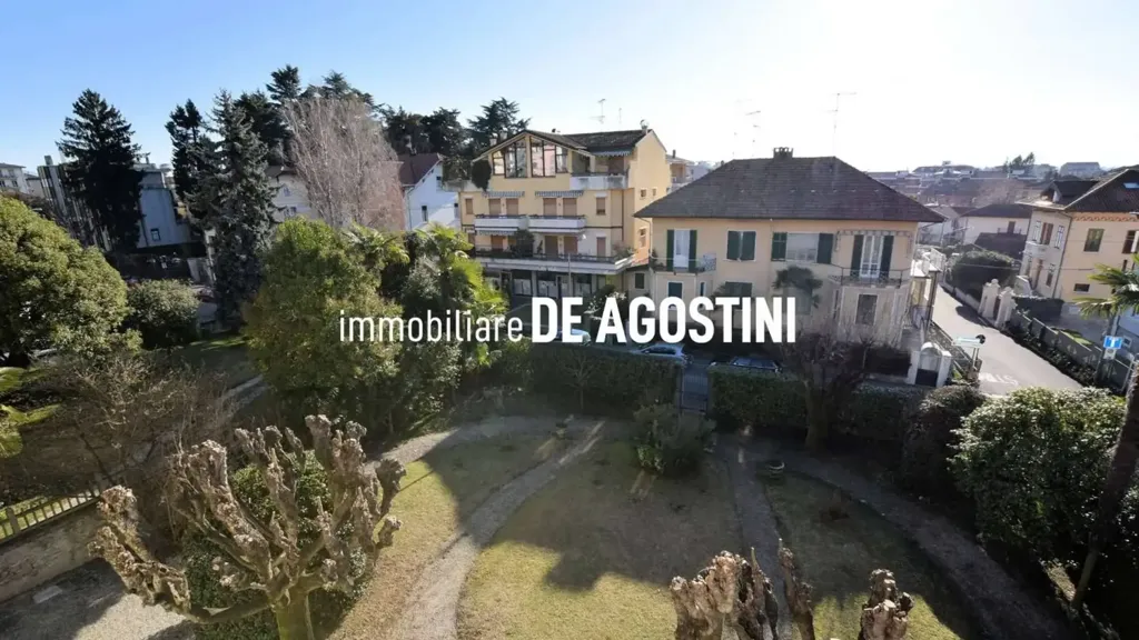 Aed - Liberty-Style Villa with Garden in Arona