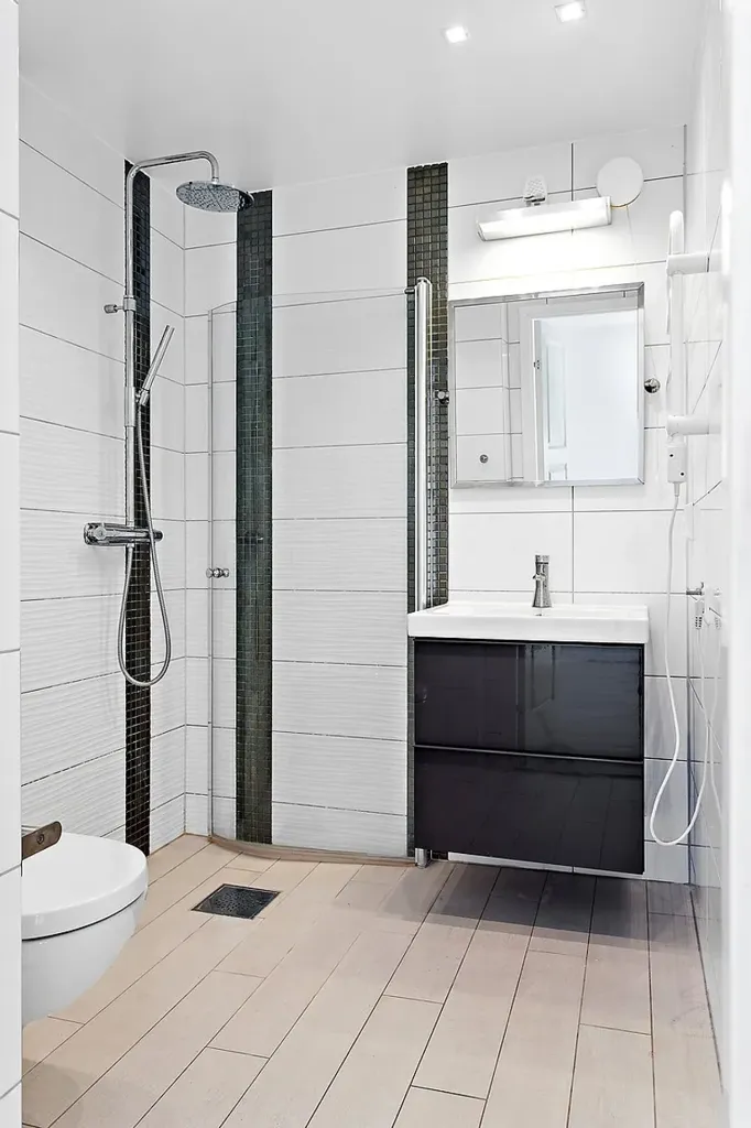 Salles de bain - Charming House with Balcony in Huddinge