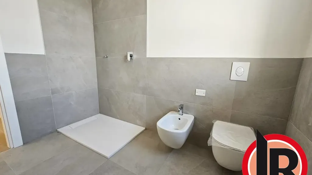 Bathrooms - Luxury Villa with Terrace in Borgoricco