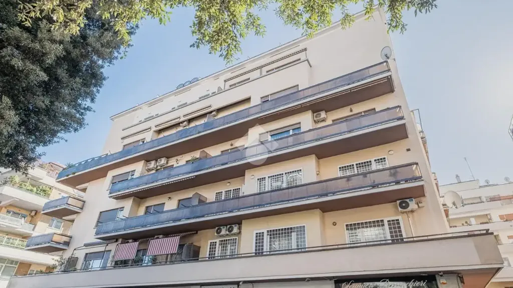 Extérieur - Rearranged Apartment with Balcony in Rome