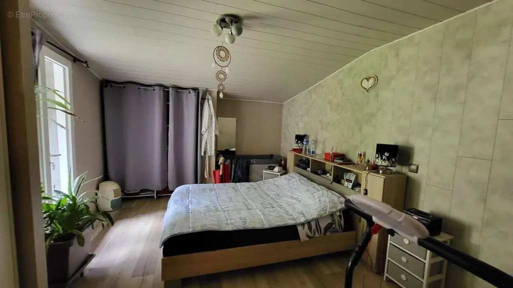 Chambres - Maison de Plain-Pied avec Dépendance dans un Cadre Naturel