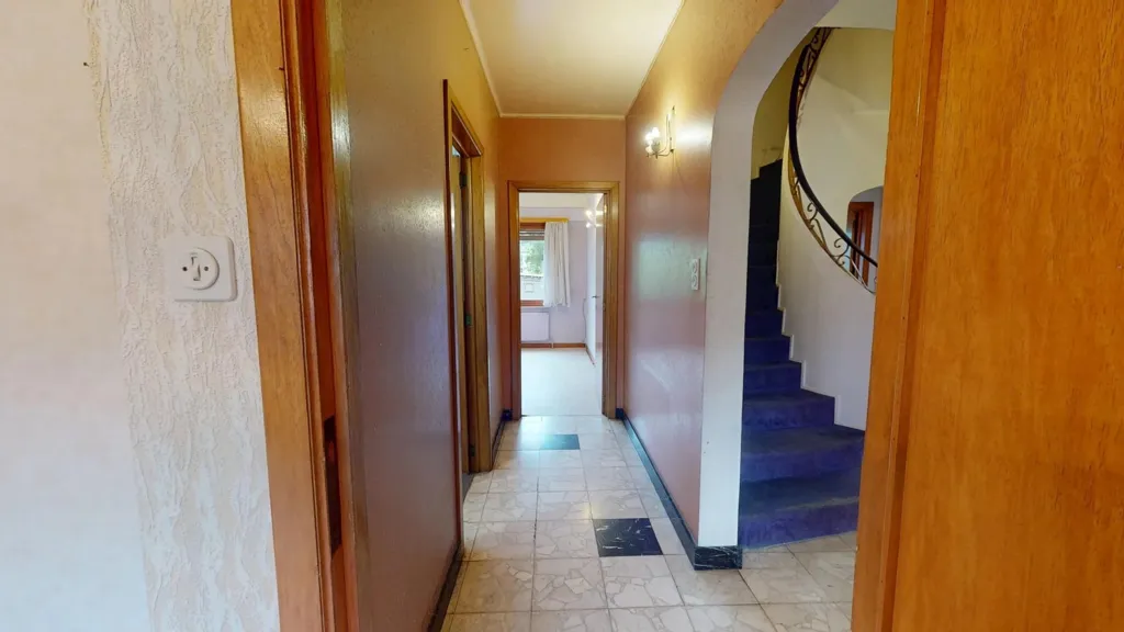 Entrée - Maison avec Jardin et Cheminée à Halanzy