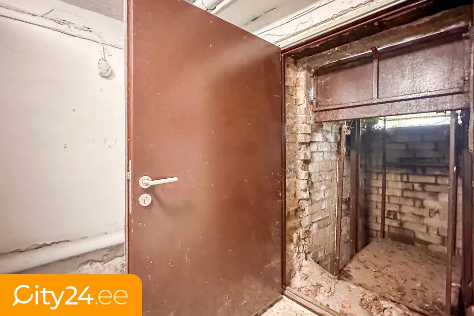 Entrée - Warehouse with Office Space in Riga Centre