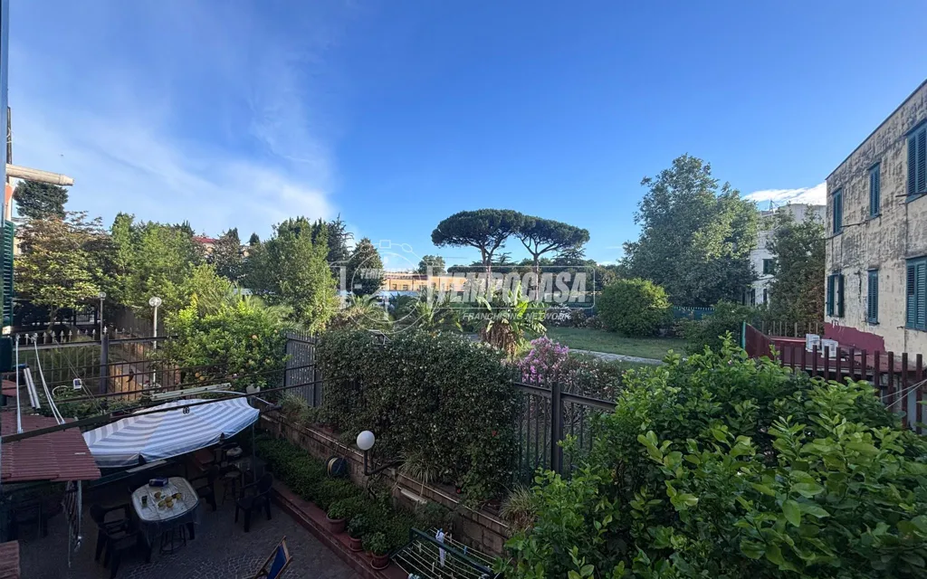 Giardino - Quadrilocale with Private Courtyard in Naples