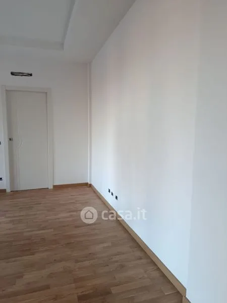 Pièces - Modernised Apartment with Balcony in Asti