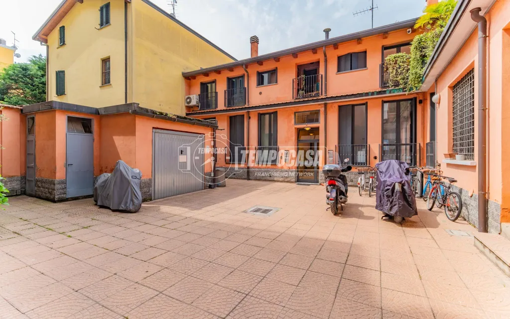 Aed - Mansarded Flat with Terrace in Milan