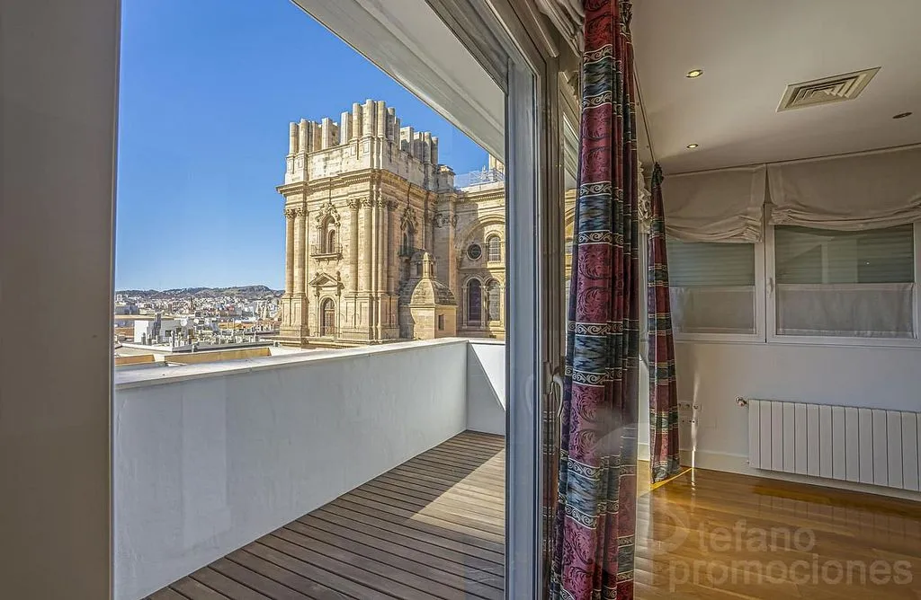 Balcone - Duplex Penthouse with Cathedral Views in Málaga