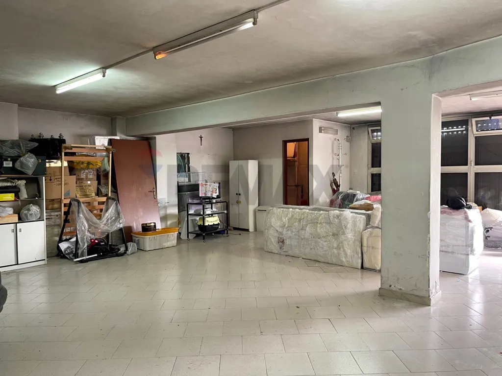 Garage - Garage/Storage in Mineo with Multiple Entrances