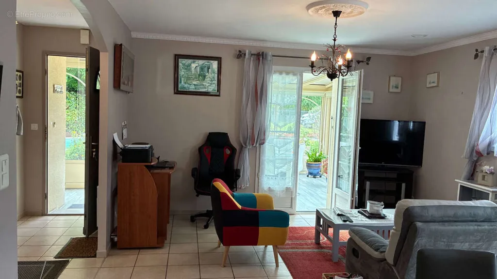 Elutuba - Charming House with Pool in Chermignac