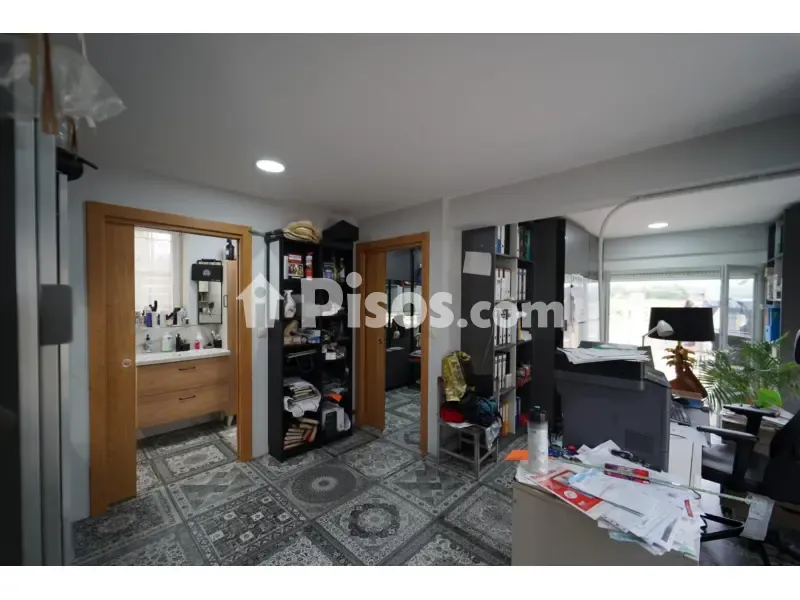 Bureau - Chalet with Traditional Architecture in Cudón