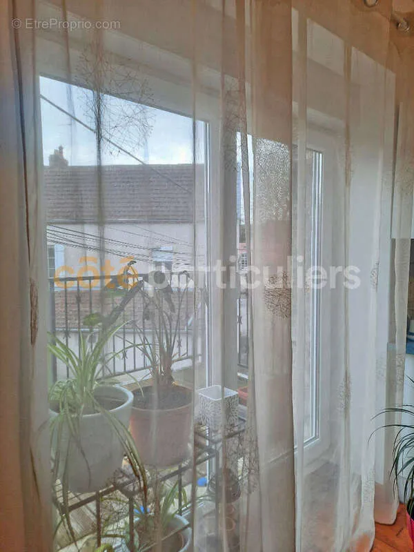 Séjour - Appartement Duplex avec Balcon à Dole