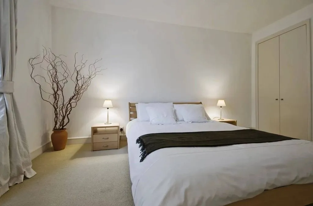 Bedrooms - Luxury Apartment with Balcony in Colombes