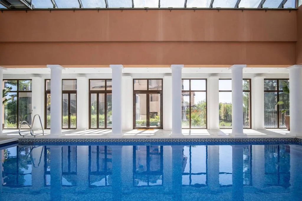 Piscine - Luxury Villa with Pool in Nueva Andalucia, Marbella
