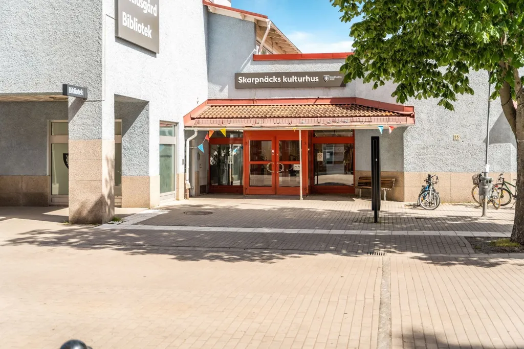 Välivaade - Apartment with West-Facing Balcony in Skarpnäck