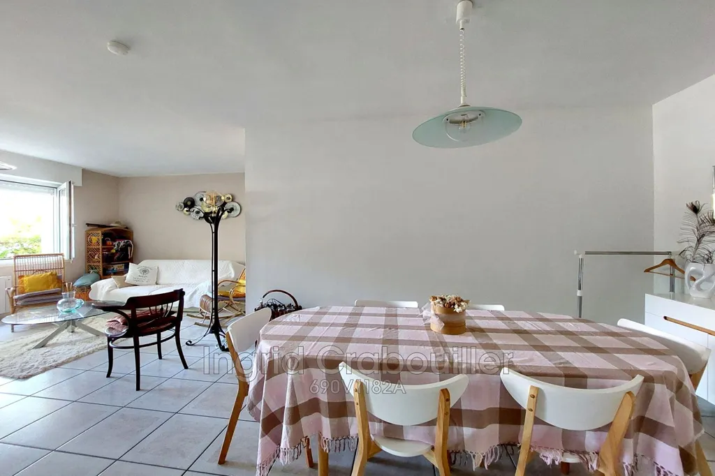 Dining Room - Apartment with Pool near Royan Beaches