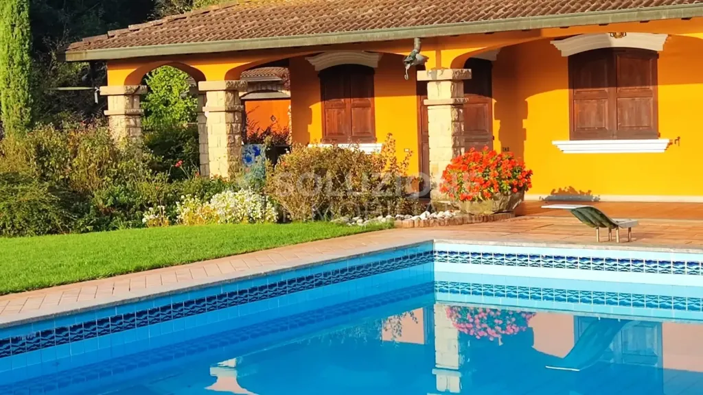 Bassein - Prestigious Villa with Pool in Alzano Lombardo