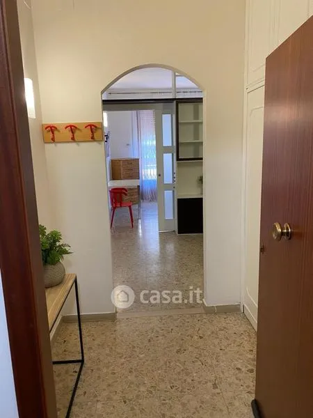 Esik - Armed Trilocale with Balcony in Siena
