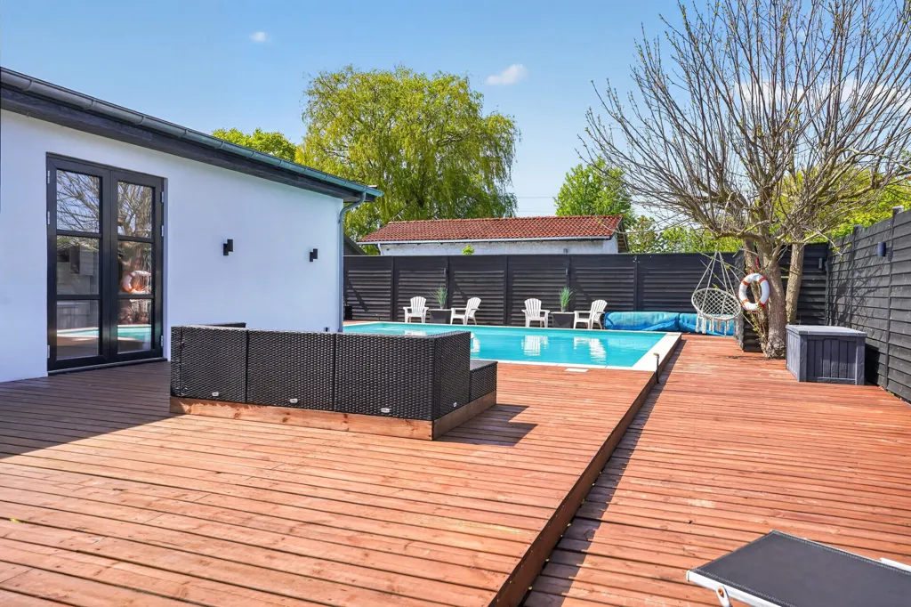 Piscine - Fenced Villa with Garden in Solrød Strand