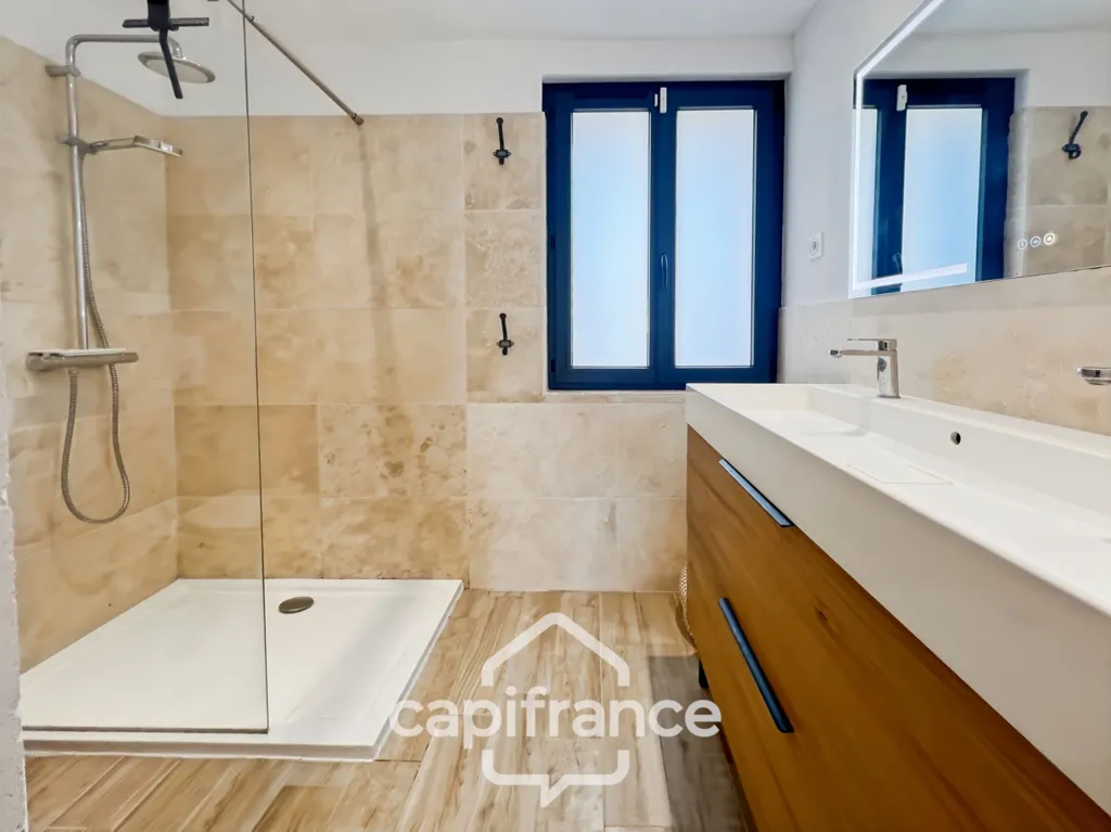 Vannitoad - Contemporary House with Pool in La Garde