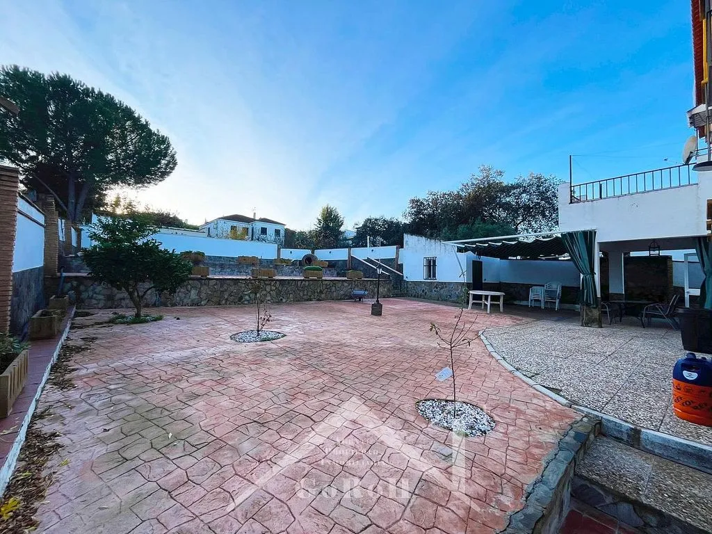 Terrasse - Villa with Pool in La Colinas, Seville