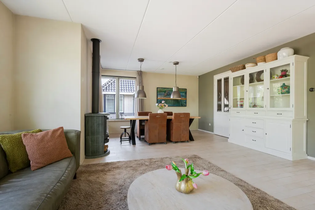 Living Room - Semi-Bungalow with Private Garden in Markelo