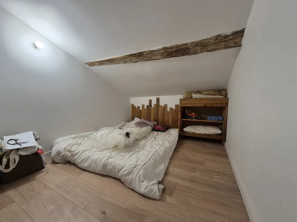 Chambres - Maison Rénovée avec Dépendances au Calme à Bords