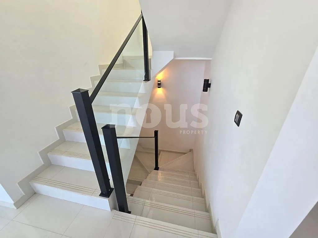 Pièces - Detached Villa with Pool and Ocean Views, Costa Adeje