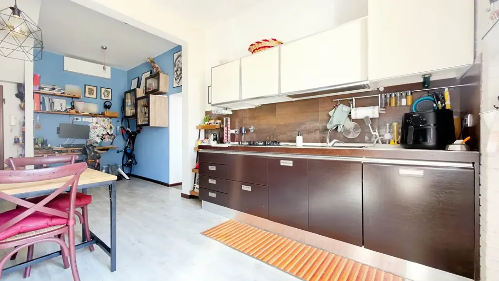 Cuisine - Rustic-Style Flat with Balcony in Florence