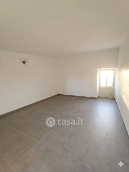 Pièces - Three-Bedroom Property with Terrace in Silanus