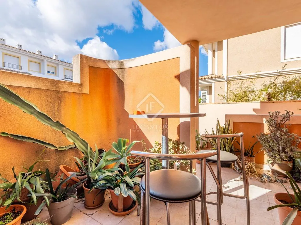 Terrass - Luxury Villa with Pool and Mountain View in Alicante
