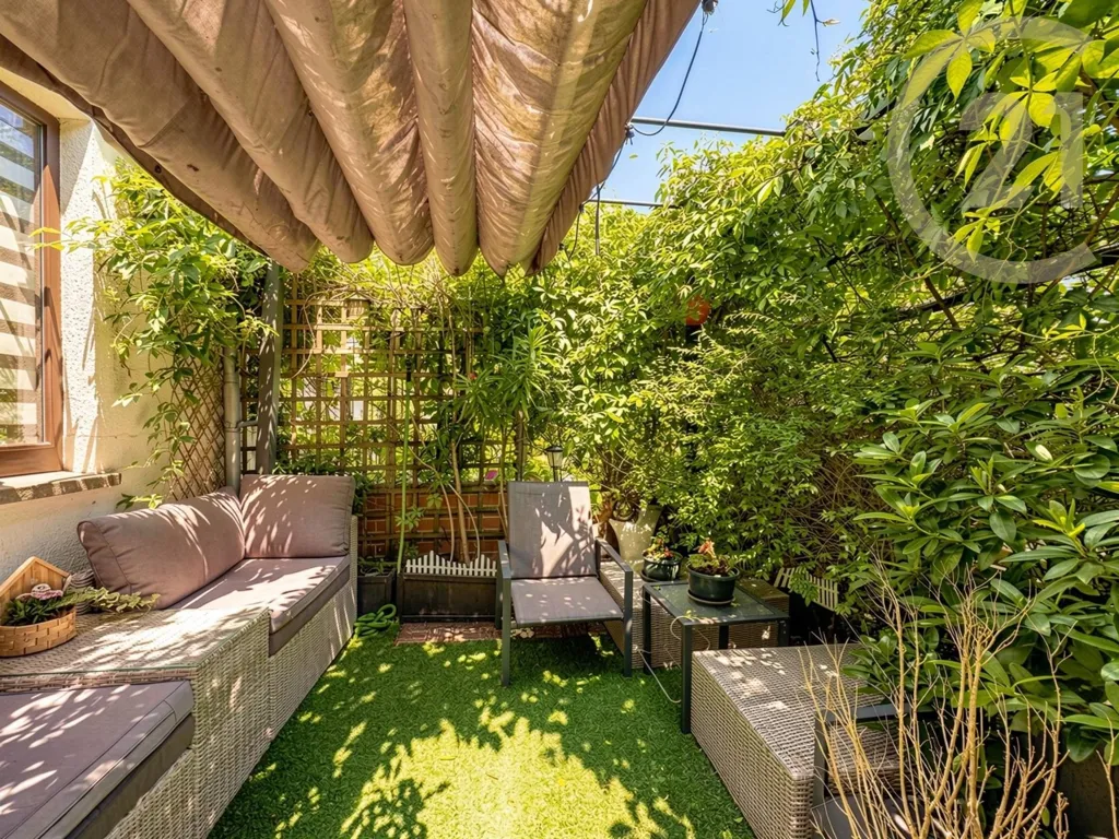 Aed - Two-Fronted House with Terrace in Tamines