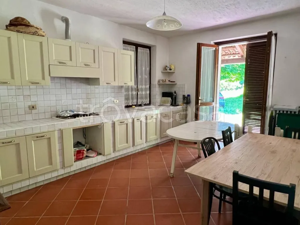Cuisine - Villa with Private Garden in Sommariva Perno