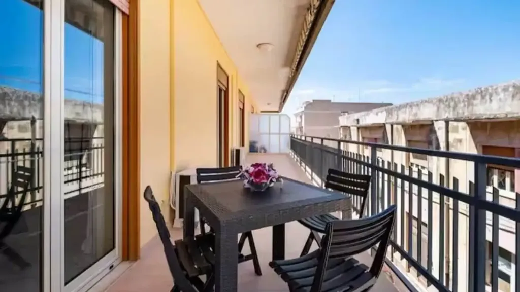 Balcon - Apartment with 3 Bedrooms in Noto