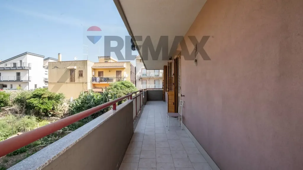 Rõdu - Spacious Apartment with Triple Exposure in Lentini