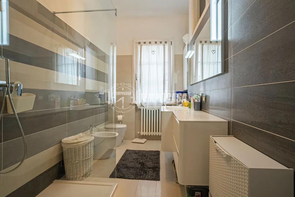 Salles de bain - Renovated Apartment with Pool in Sirmione