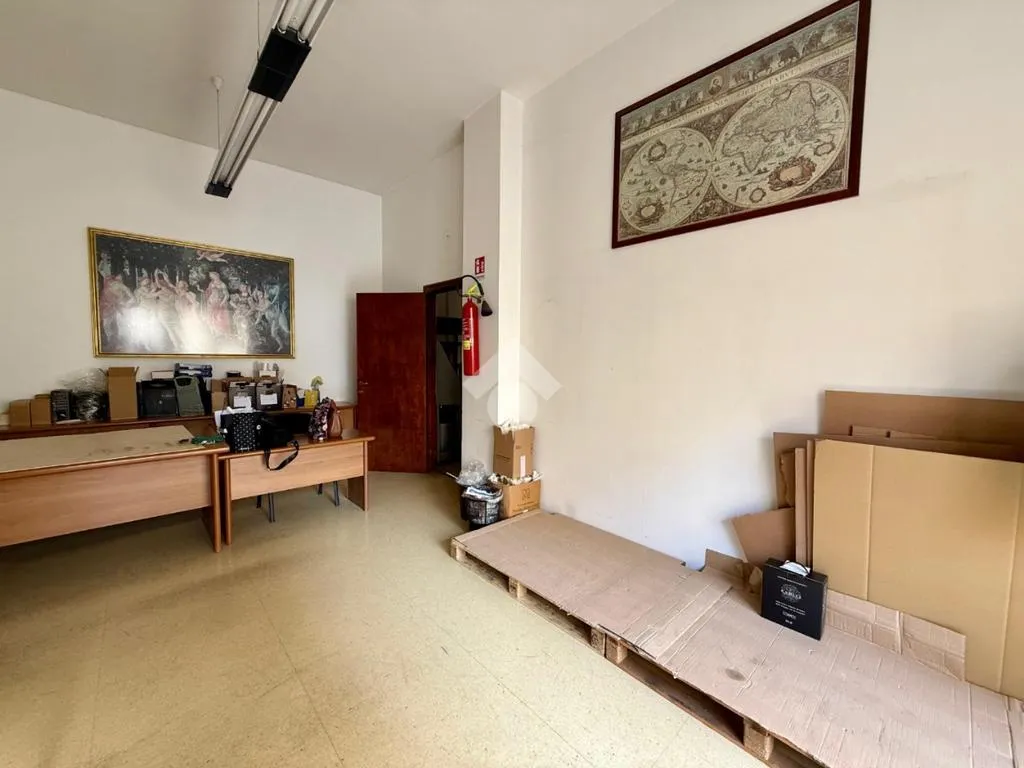 Kabinet - Commercial Space with Natural Light in Bitonto