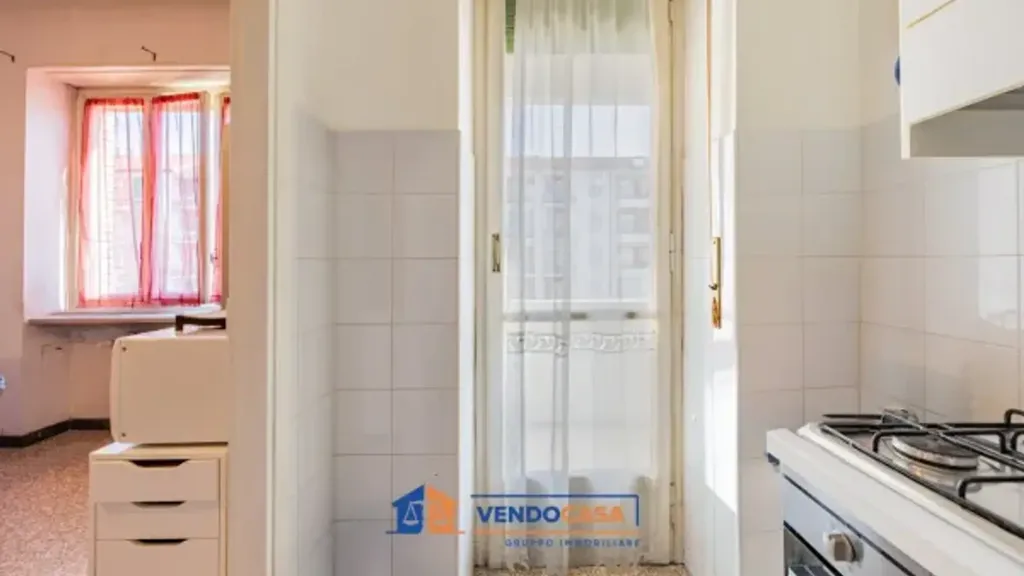 Cuisine - Bright Apartment with Balcony in Turin